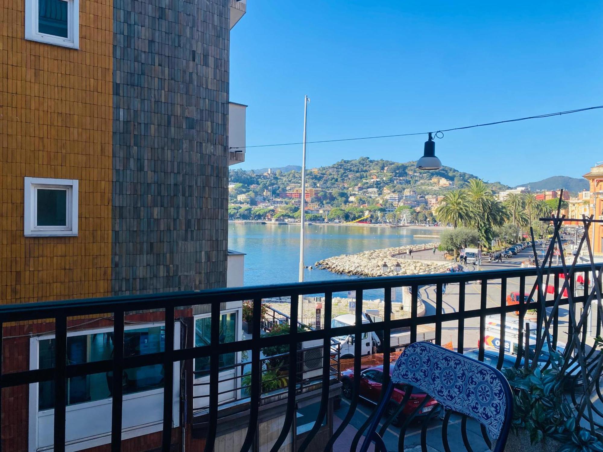Alla Casa Rosa Al Mare- Centrale A Di Fronte Al Mare- Emozionante- Garage Privato Gratuito A 800 Mt- Aria Condizionata-Wifi 拉帕洛 外观 照片