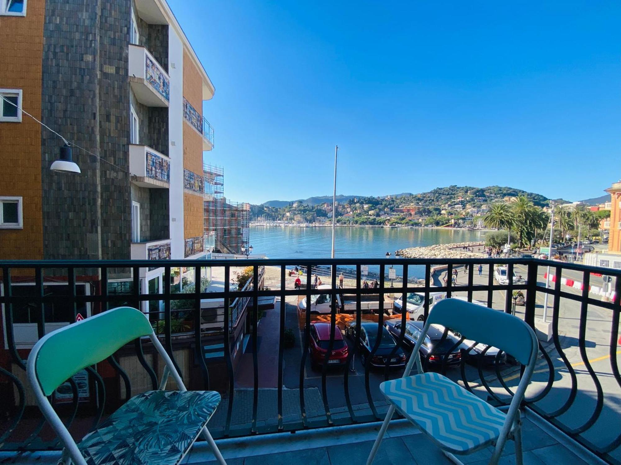 Alla Casa Rosa Al Mare- Centrale A Di Fronte Al Mare- Emozionante- Garage Privato Gratuito A 800 Mt- Aria Condizionata-Wifi 拉帕洛 外观 照片