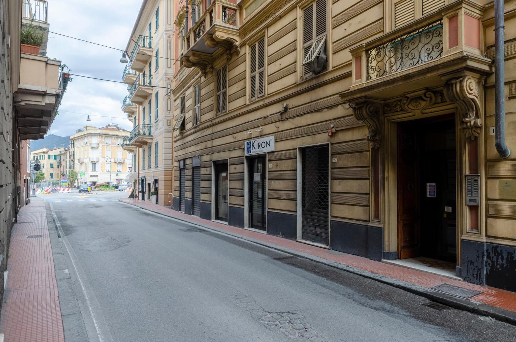 Alla Casa Rosa Al Mare- Centrale A Di Fronte Al Mare- Emozionante- Garage Privato Gratuito A 800 Mt- Aria Condizionata-Wifi 拉帕洛 外观 照片